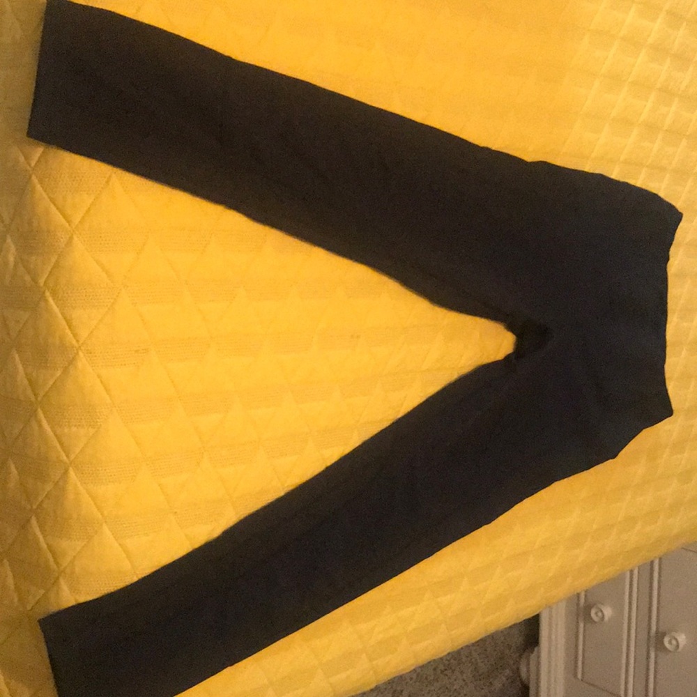 BUFF BUNNY FERRARI LEGGINGS